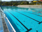 Čištění uzavře venkovní 25m bazén